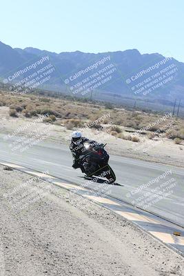 media/Dec-01-2025-Moto Forza (Mon) [[2daa91e15f]]/3-Beginner Group/Session 3 (Turn 16 Inside)/